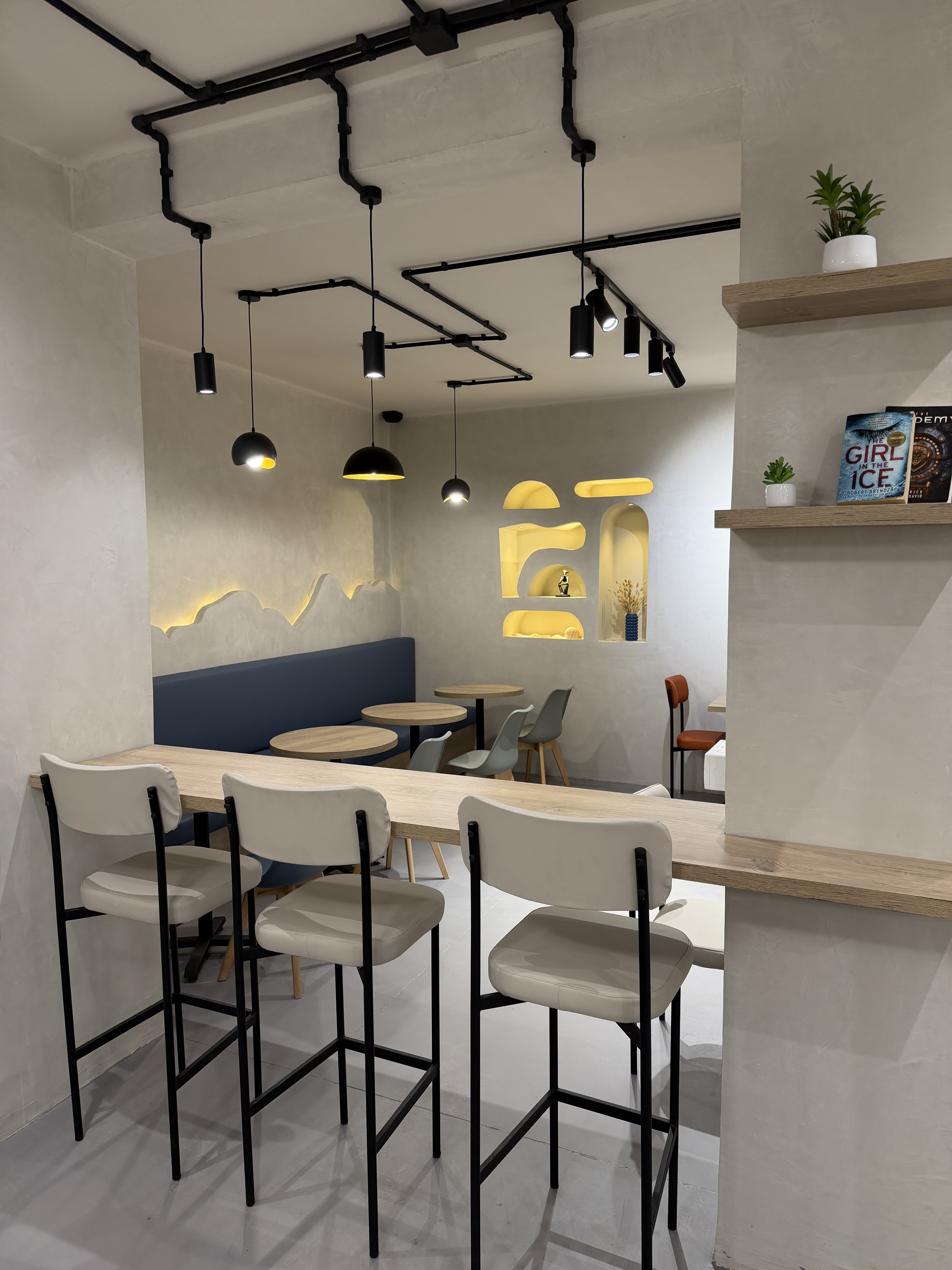 Control & Study space 8